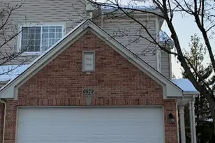 6073 Canterbury Ln, Hoffman Estates, IL 60192 - Photo 2