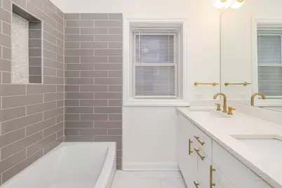 6711 S Paxton Avenue, Chicago, IL 60649 - Photo 14