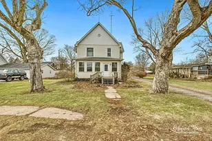 123 E Park St, Chebanse, IL 60922 - Photo 4