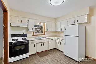 209 W Indiana St, Momence, IL 60954 - Photo 12