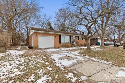 209 W Indiana Street, Momence, IL 60954 - Photo 4