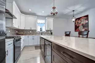 8332 S 78th Ct, Justice, IL 60458 - Photo 8