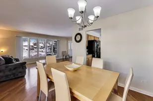 180 N Prairie Dr, Addison, IL 60101 - Photo 8