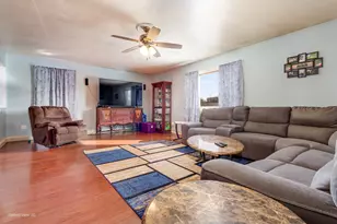 252 S Ashbury Ave, Bolingbrook, IL 60440 - Photo 2