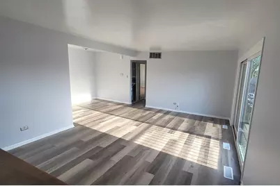 6084 Fremont Drive #6084, Hanover Park, IL 60133 - Photo 4