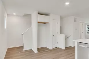 435 Lakeshore Ct, Saint Charles, IL 60174 - Photo 8