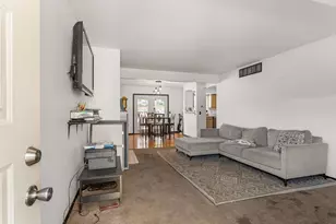 409 Irvine Rd, Champaign, IL 61822 - Photo 4