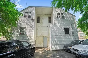 8239 S Colfax Ave, Chicago, IL 60617 - Photo 16