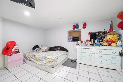 8239 S Colfax Avenue, Chicago, IL 60617 - Photo 12