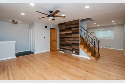 4216 N Kedvale Avenue #D, Chicago, IL 60641 - Photo 2