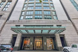 130 N Garland Ct, Chicago, IL 60602 - Photo 2