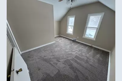 405 Broadway Avenue, Sterling, IL 61081 - Photo 10