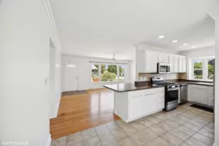 8152 Mayfield Ave, Burbank, IL 60459 - Photo 8