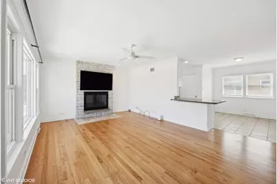 8152 Mayfield Avenue, Burbank, IL 60459 - Photo 4