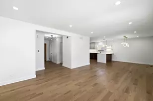 9 Forest Ln, Elk Grove Village, IL 60007 - Photo 18