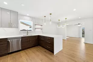 9 Forest Ln, Elk Grove Village, IL 60007 - Photo 6