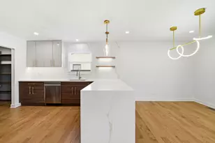 9 Forest Ln, Elk Grove Village, IL 60007 - Photo 10