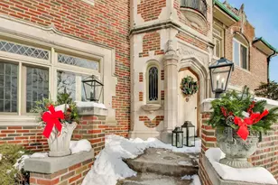 10162 S Longwood Dr, Chicago, IL 60643 - Photo 2