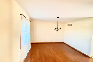 1221 S Fox Run Dr, Seneca, IL 61360 - Photo 16