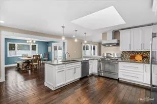 11039 Royal Porthcawl Dr, Naperville, IL 60564 - Photo 8