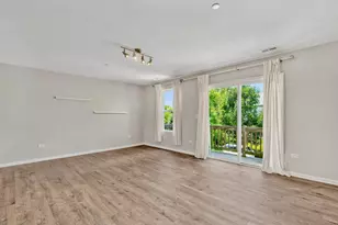 1464 Lake Ridge Ct, Mundelein, IL 60060 - Photo 2