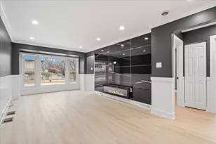 9737 S University Ave, Chicago, IL 60628 - Photo 6