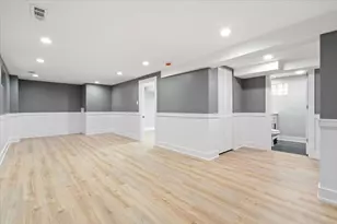 9737 S University Ave, Chicago, IL 60628 - Photo 28