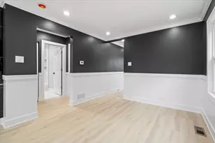 9737 S University Ave, Chicago, IL 60628 - Photo 12