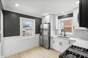 9737 S University Ave, Chicago, IL 60628 - Photo 14