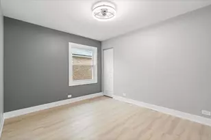 9737 S University Ave, Chicago, IL 60628 - Photo 22