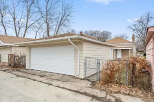 9737 S University Ave, Chicago, IL 60628 - Photo 34