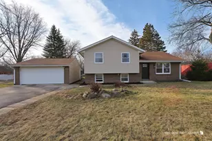 1070 Belle Plaine Ave, Gurnee, IL 60031 - Photo 1