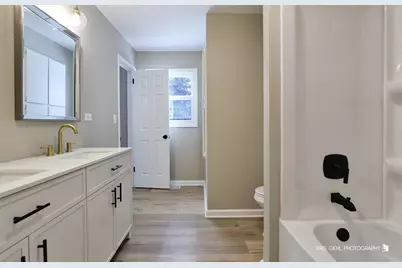 1070 Belle Plaine Avenue, Gurnee, IL 60031 - Photo 12