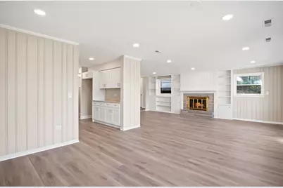 914 Brook Street, Elgin, IL 60120 - Photo 12