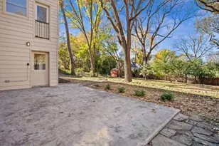 914 Brook St, Elgin, IL 60120 - Photo 4