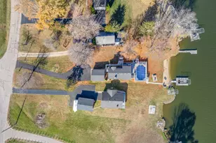 3 Holiday Dr, Lake Holiday, IL 60552 - Photo 4