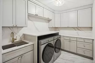 284 N Highland Ave, Elmhurst, IL 60126 - Photo 20