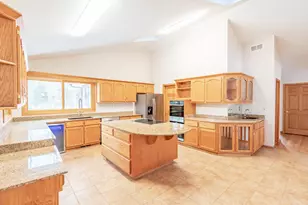 1636 Deerpath Cir, Winthrop Harbor, IL 60096 - Photo 6