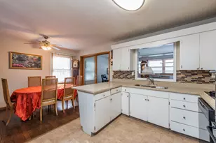 732 Whitney Ave, Winthrop Harbor, IL 60096 - Photo 6