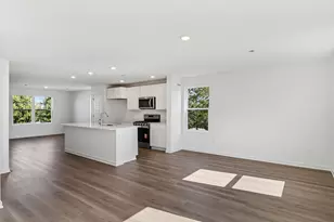 923 Briar Gln Ct, Hampshire, IL 60140 - Photo 8