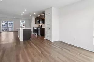 921 Briar Gln Ct, Hampshire, IL 60140 - Photo 4