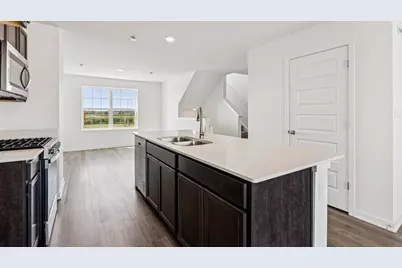 917 Briar Glen Court, Hampshire, IL 60140 - Photo 8