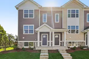 915 Briar Gln Ct, Hampshire, IL 60140 - Photo 1