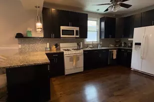10726 S Mackinaw Ave, Chicago, IL 60617 - Photo 6