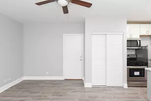 4241 N Kenmore Ave, Chicago, IL 60613 - Photo 10