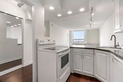 1455 N Sandburg Terrace #2907B, Chicago, IL 60610 - Photo 8