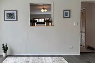 3051 S Scott St, Des Plaines, IL 60018 - Photo 18