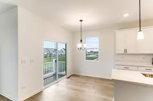 341 Kingsport Dr, South Elgin, IL 60177 - Photo 8