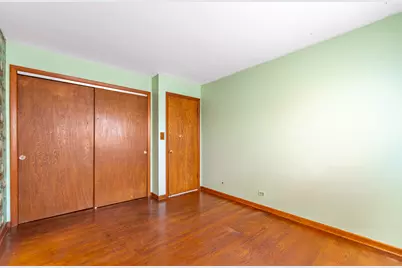 910 E Kimber Drive, Arlington Heights, IL 60005 - Photo 18