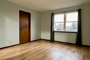 2611 E Martha Pl, Burnham, IL 60633 - Photo 12